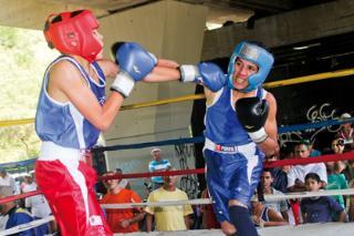 Boxeo de Calle con intercambio Caracas, La Guaira y Miranda en centro de entrenamiento El Olímpico