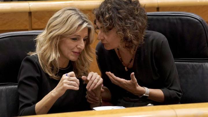 Yolanda Díaz anticipa otro choque con Hacienda y ultima una mayor subida del salario mínimo si tributa IRPF