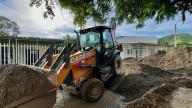 Maquinaria amarilla atiende comunidades en San Fernando y Taganga Se adelantan labores de remoción de escombros y optimización de vías.