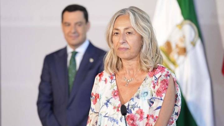 La consejera andaluza no dimite por los fallos detectados en el cribado de cáncer de mama: "Sería lo fácil y una falta de responsabilidad"