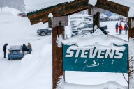Stevens Pass crash kills two, injures one Sunday afternoon