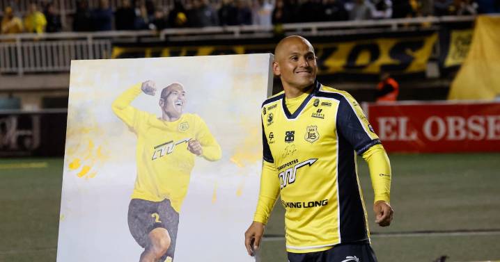 Humberto Suazo, en su despedida del fútbol: “Me voy tranquilo, cumpliendo todos los sueños”