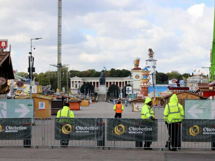 Munich Oktoberfest fairgrounds closed after bomb threat