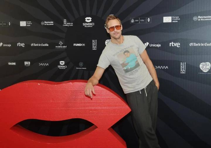 «El sexo en pantalla es aburrido, lo divertido es la tensión previa entre los personajes»