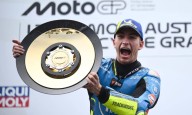 Raúl Fernández entra en el selecto grupo de los vencedores en MotoGP