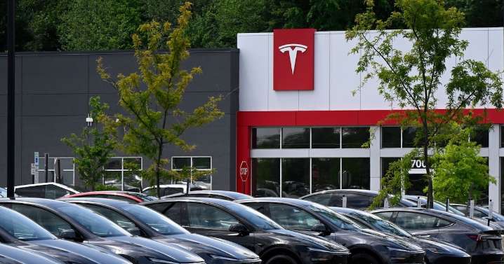 Tesla repunta tras balance trimestral, pero Wall Street vuelve a cuestionar su valoración