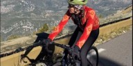 Juana Viale completó otro desafío: trepó en bicicleta hasta la cima del Mont Ventoux, el tramo más duro del Tour de France