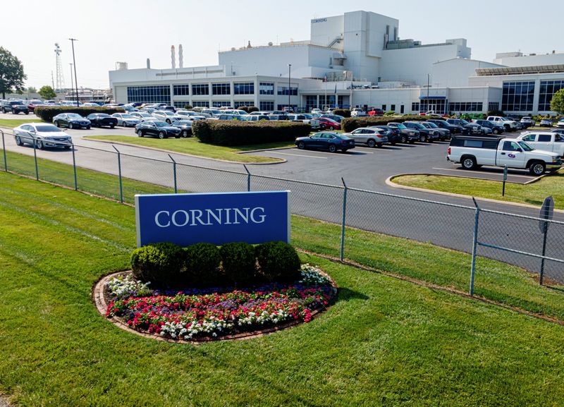 Corning results hit by weakness in optical fiber unit, shares fall