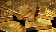 Gold Breaches Rs 1.21 Lakh/10g On US Govt Shutdown, Fed Rate Cut Bets