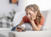 Early Smartphone Use Linked to Family Conflict and Emotional Distance