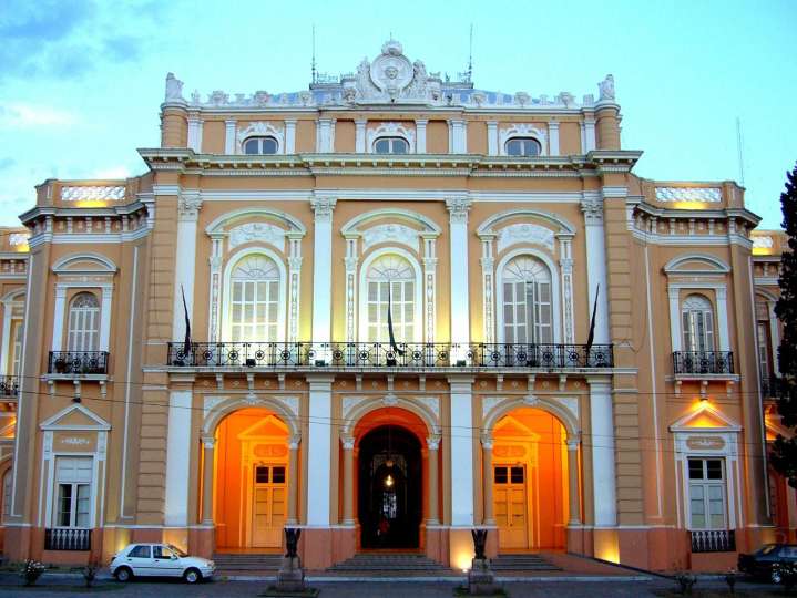 Salta: aprueban restricción a beneficiarios de planes sociales en casinos