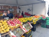 Los puestos de Todos los Santos, en la calle San Juan