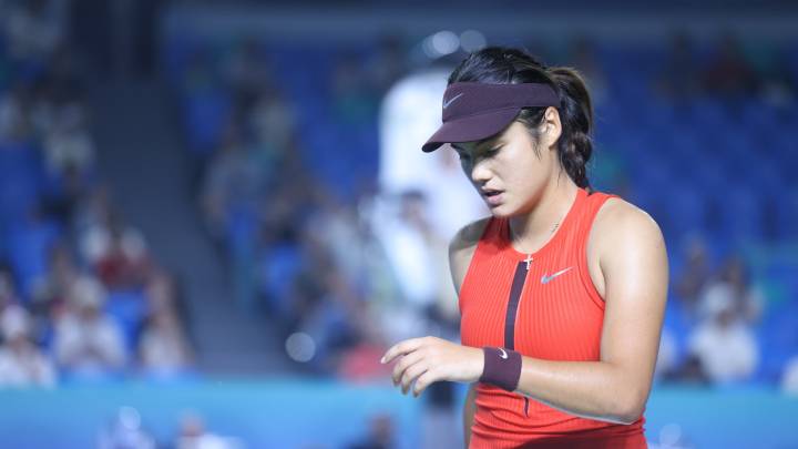 Emma Raducanu could be forced to end season early amid more worrying fitness scenes