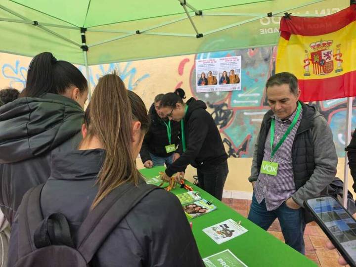 Vox denuncia el intento del PSOE de «censurar» su actividad