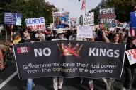 Regresa el “No a los reyes”, marchan contra Trump en EU