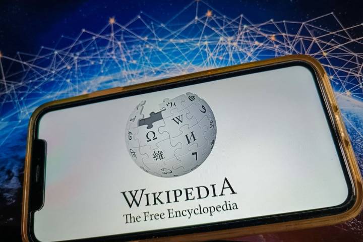 Wikipedia says AI is causing visitor numbers to plummet