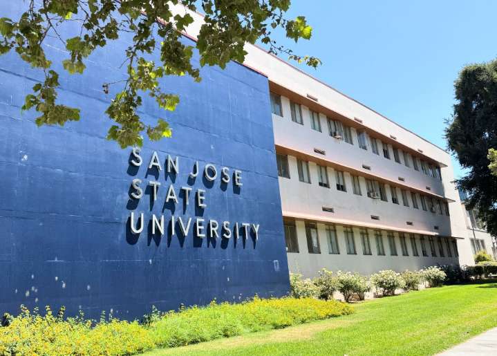 Newsom signs bill to automatically admitting qualified graduates to the CSU