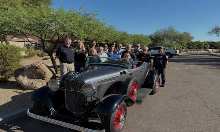Paradise Valley car show rides into the past to support country’s future