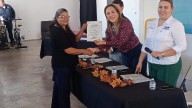 Clausura DIF Parral e Icatech cursos de pastelería y uñas en Centro Comunitario de la Heroes