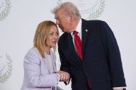 “Es muy bonita”. El momento del inesperado piropo de Trump a Meloni en la cumbre de Egipto y la reacción de la premier italiana