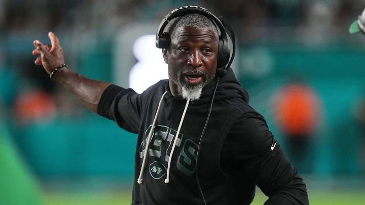 HC Aaron Glenn: 'Before You Can Win Games, You Have to Learn How Not to Lose Games'