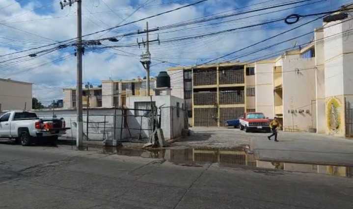 Vecinos de la colonia San Francisco denuncian fuga de aguas negras