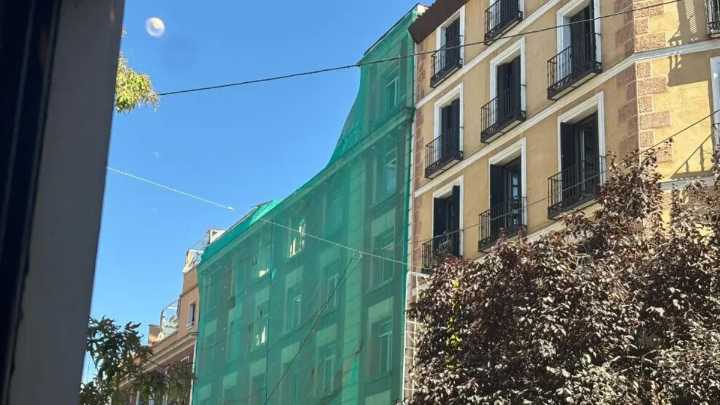 Colapso de edificio en Madrid inició con el hundimiento de terraza en la quinta planta: autoridades investigan causas del accidente que deja 4 muertos