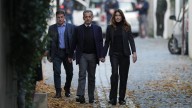 Sarkozy sale de su casa para entrar en la cárcel donde cumplirá su condena