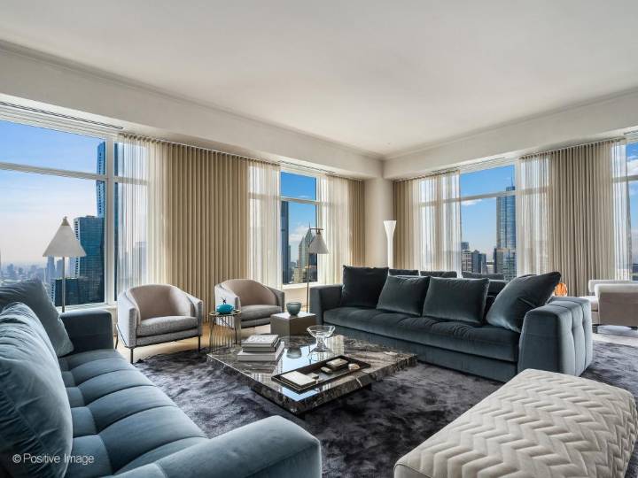 Streeterville 3-bedroom home with Venetian plaster walls and ceilings: $7M