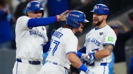 ¡Blue Jays apalea a los Dodgers; Kirk colabora con jonrón!