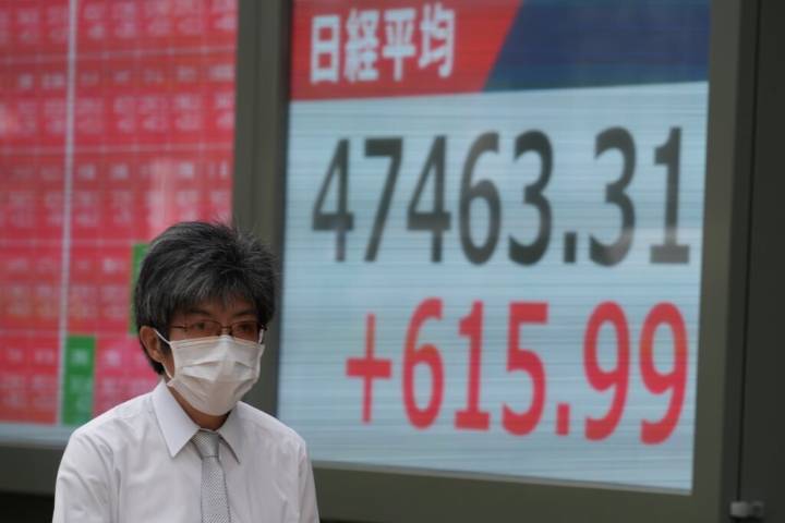 Wall Street climbs following strong profit reports