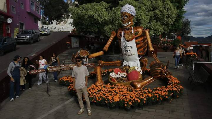 Oficios extintos y los que se resisten a morir: historias detrás del Valle de Catrinas en Atlixco