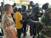 Instructores de la Infantería de Marina adiestran durante un mes a marinos senegaleses