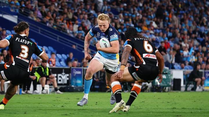 Code-hopping Titans star might bounce back to rugby
