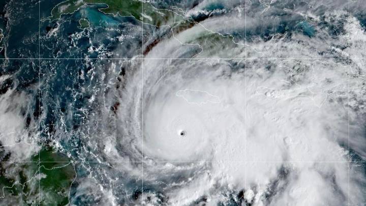 El huracán Melissa tocó tierra: alerta máxima en el Caribe