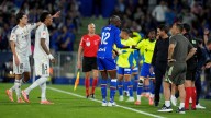 La surrealista confusión de Nyom tras ser expulsado ante el Real Madrid por su acción a Vinicius