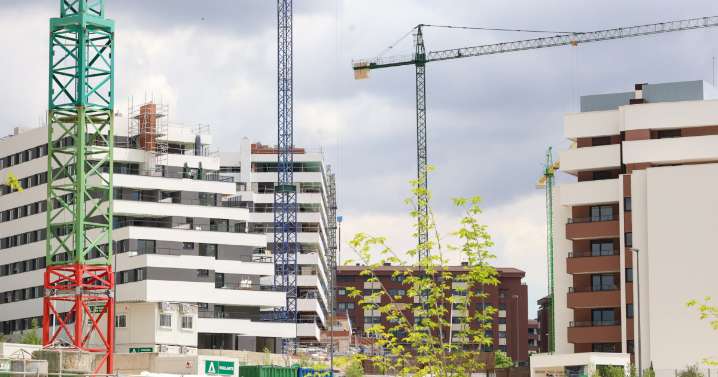 Las hipotecas sobre viviendas suben un 7,5 % en agosto y el interés baja al 2,89 %, el menor en tres años