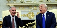 Trump plantea acuerdos individuales con México y Canadá y no descarta renegociar el T