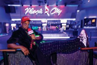 Hood Anchor Ye started reporting as a joke. Now he's a trusted source.