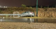 Un auto terminó en un canal al costado del Parque del Bicentenario en plena madrugada