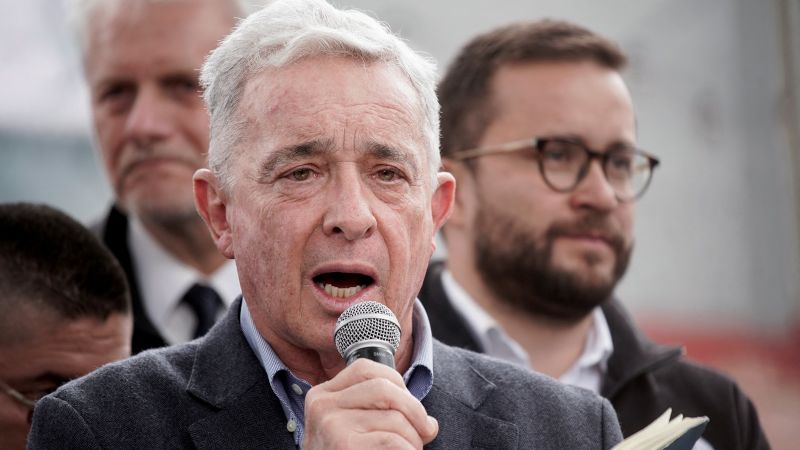 Tribunal Superior de Bogotá revoca condena al expresidente Álvaro Uribe