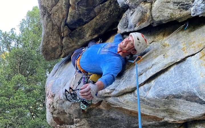 Joven escalador de Alaska muere tras caída en El Capitan durante transmisión en vivo