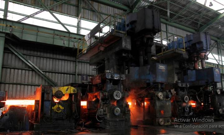 Producción industrial remontó a 1,5% en septiembre pese a nueva caída de minería