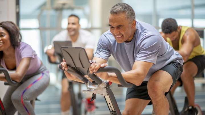 A new study says indoor cycling is more effective than physio to treat hip pain—here’s the exact plan the participants followed