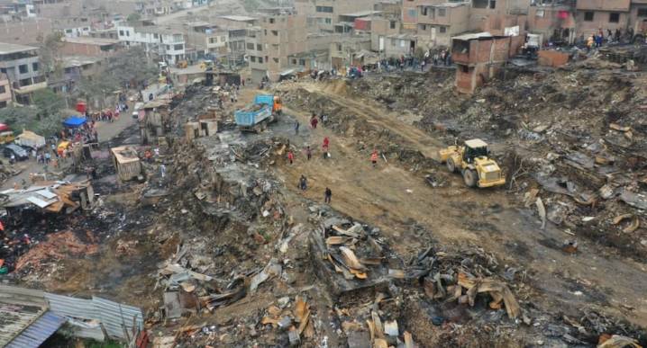Incendio en Pamplona Alta: Ministerio de Vivienda anunció entrega de bonos a familias damnificadas