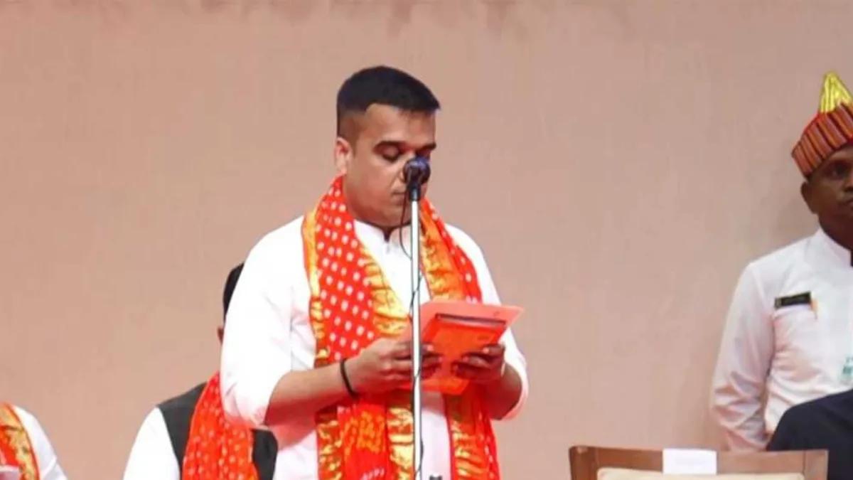 Gujarat CM Bhupendra Patel reshuffles Council of Ministers, 25 MLAs take oath; Harsh Sanghavi to be Dy CM