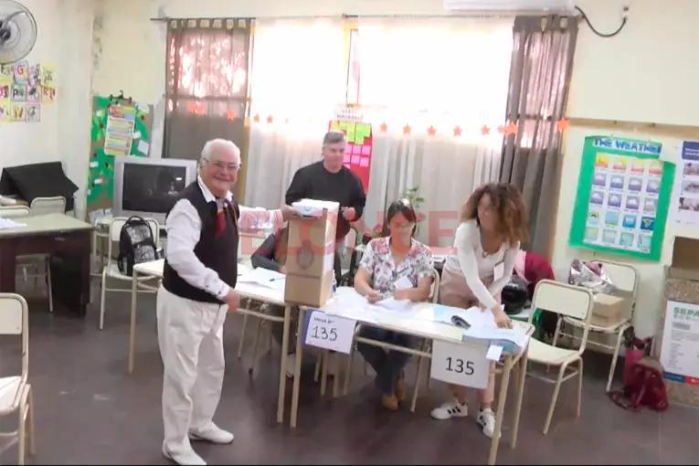 Comenzaron las elecciones: las primeras imágenes y testimonios en Paraná