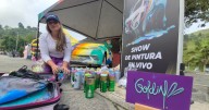 Arte sobre ruedas en Manizales: La Goldin transforma un Volkswagen en un lienzo con la biodiversidad de Caldas