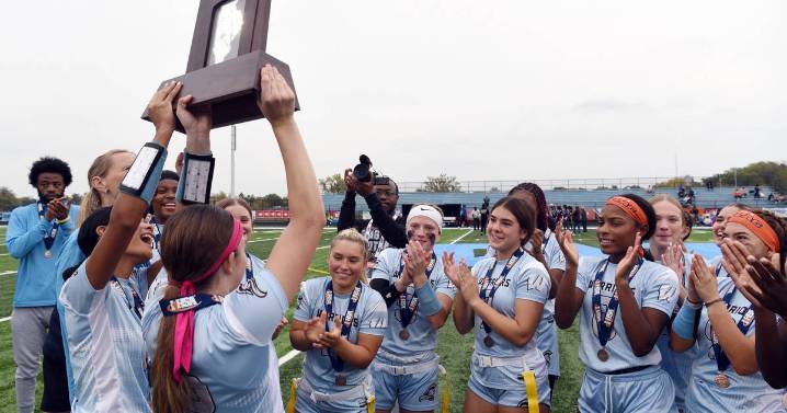 Willowbrook flag football bounces back from tough semi loss to take third