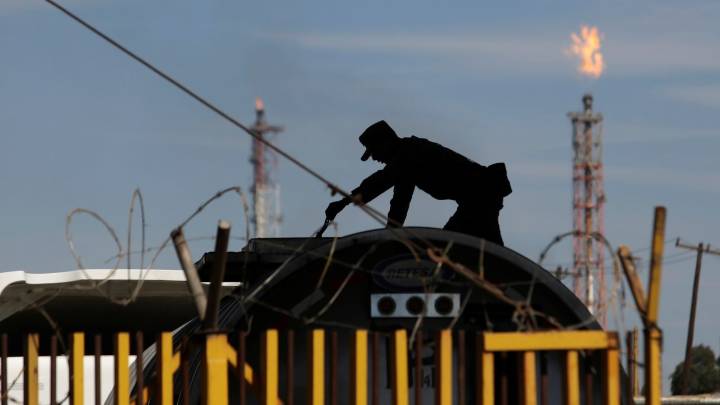 Así fue como una ‘flota oscura’ de petroleros ayudó a este cártel mexicano a construir un imperio de contrabando de combustible